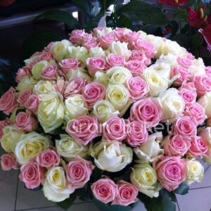 Букет из роз 101 роза микс «Обожаю тебя»