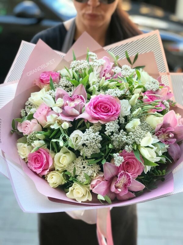 Букет розовых цветов