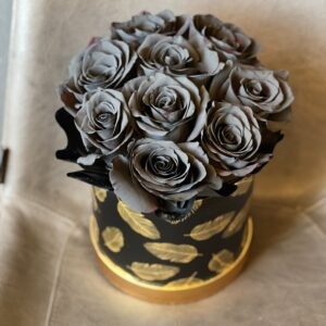 Чёрные розы 9 штук  в коробке