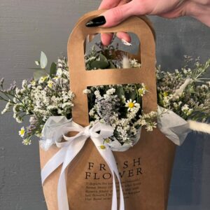 Цветы в коробке «Вкус лета» нежная сумочка
