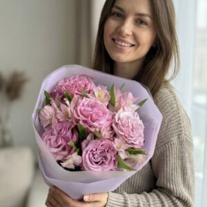 Красивый букет в сиреневом цвете «Весна идет»